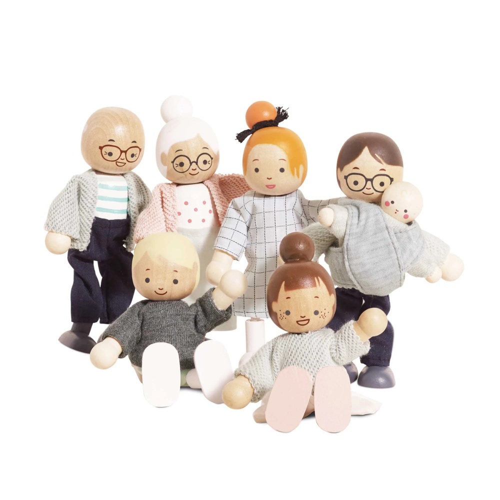 Wooden Dolls House Family Set - 7pcs